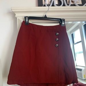 Burgundy A line skirt with 3 buttons details